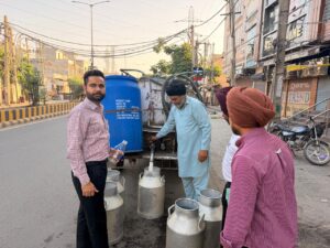 ਪੰਜਾਬ ਭਰ ਵਿੱਚ ਦੋ-ਰੋਜ਼ਾ ਮਿਲਕ ਸੈਂਪਲਿੰਗ ਮੁਹਿੰਮ ਚਲਾਈ; ਸਿਹਤ ਮੰਤਰੀ ਨੇ ਮਿਲਾਵਟਖ਼ੋਰਾਂ ਨੂੰ ਦਿੱਤੀ ਚੇਤਾਵਨੀ