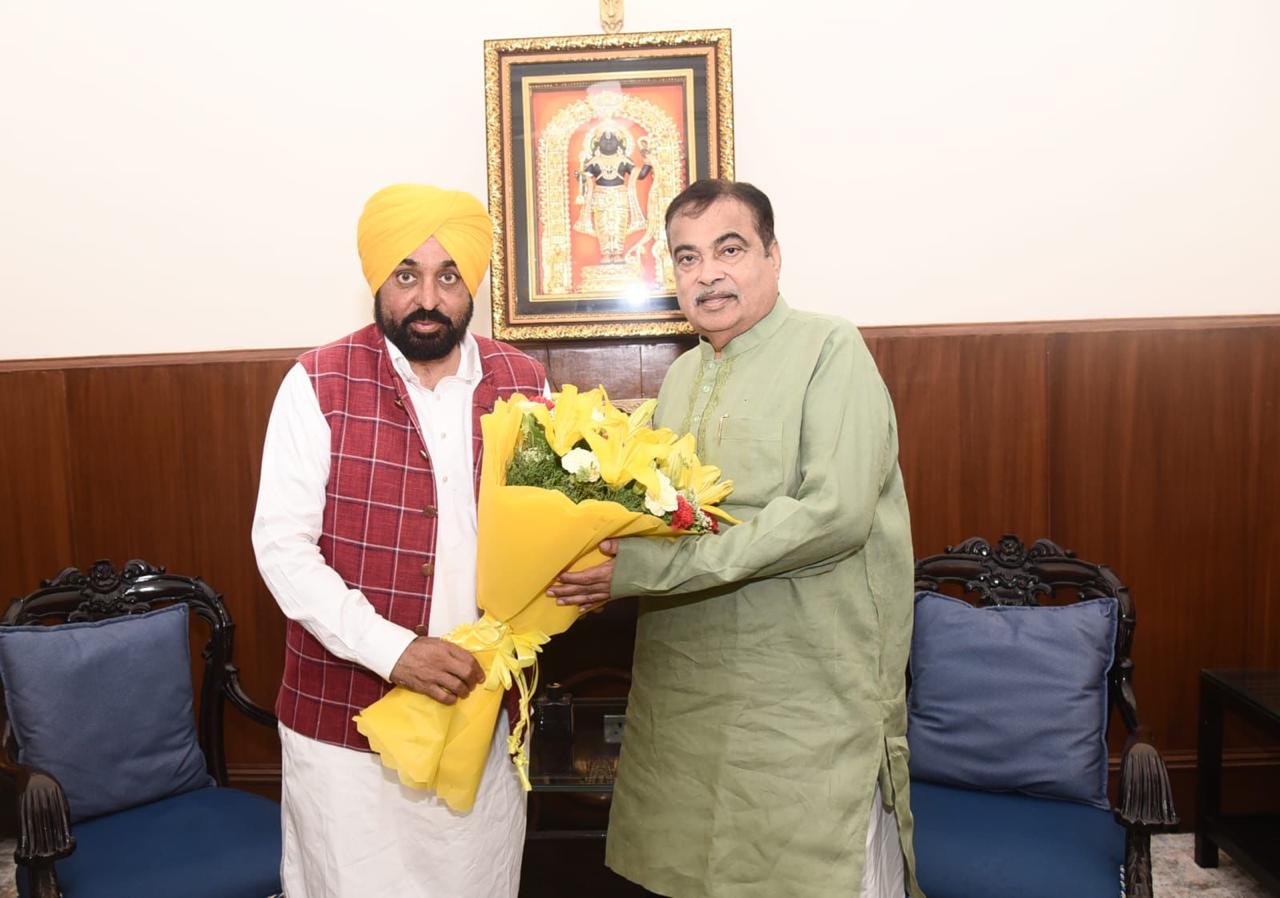 ਮੁੱਖ ਮੰਤਰੀ ਭਗਵੰਤ ਸਿੰਘ ਮਾਨ ਦੇ ਯਤਨਾਂ ਨੂੰ ਪਿਆ ਬੂਰ, ਪੰਜਾਬ ਵਿੱਚ ਲੰਬੇ ਸਮੇਂ ਤੋਂ ਲਟਕ ਰਹੇ ਓਵਰਬ੍ਰਿਜਾਂ ਅਤੇ ਰਾਜਮਾਰਗਾਂ ਦੇ ਕਾਰਜਾਂ ਨੂੰ ਮੁਕੰਮਲ ਕਰਨ ਦਾ ਰਾਹ ਪੱਧਰਾ ਹੋਇਆ